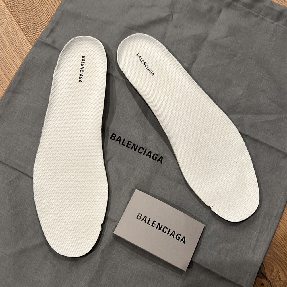 🔹BALENCIAGA TRIPLE S TRAINERS - Picture 15 of 16